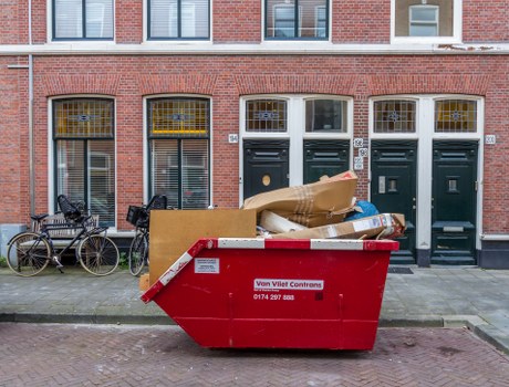 Rubbish removal team in Archway